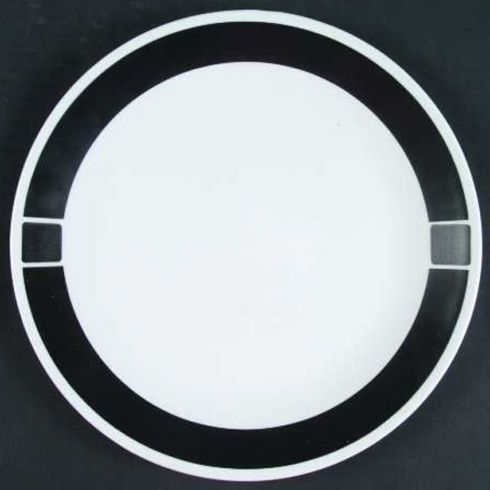 Corelle urban black 4 dinner plates , discontinued